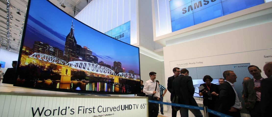 Curved UHD TV samsung.jpg